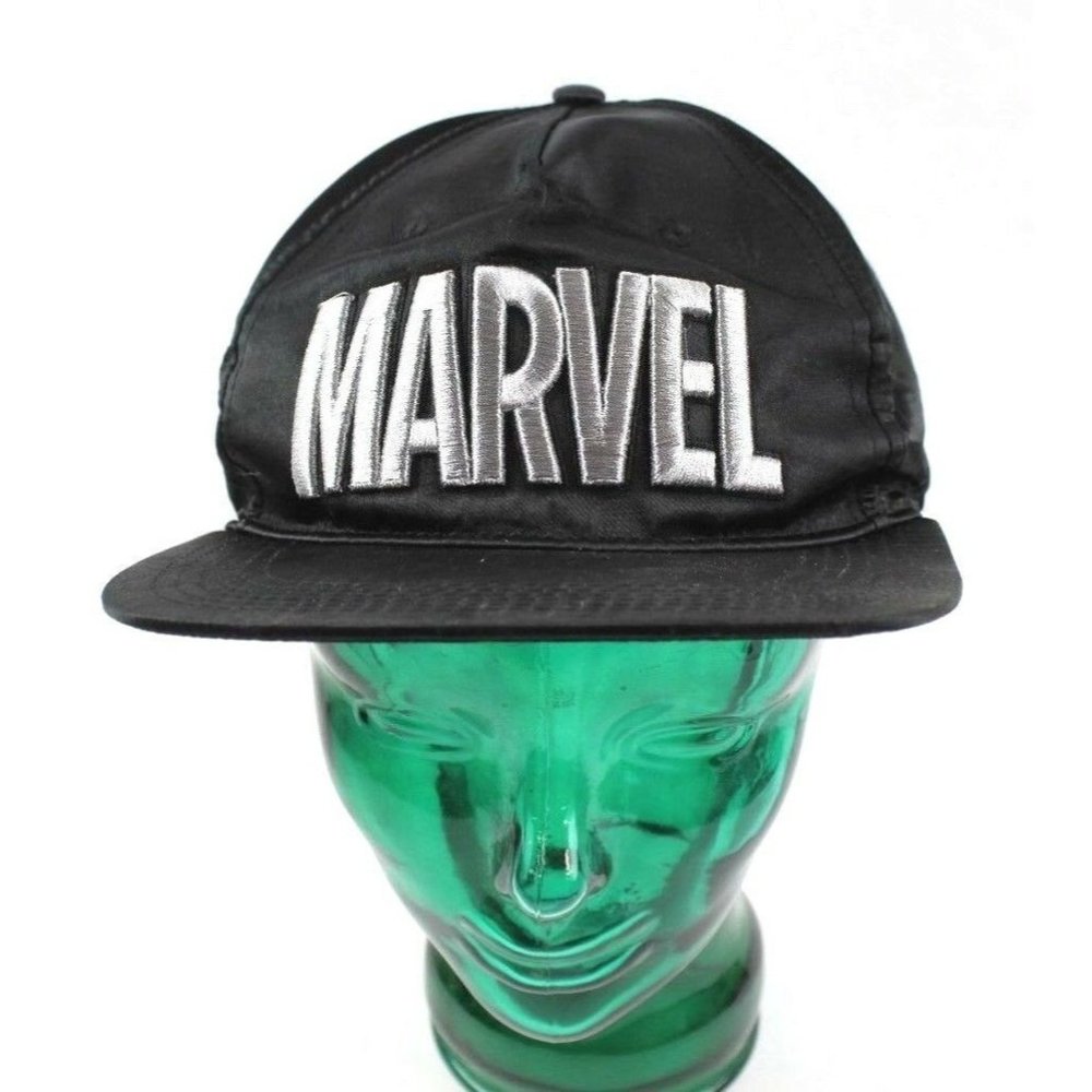 Marvel Comics Black & Silver Baseball Hat Cap Snapback Flat Bill